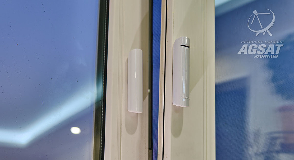Датчик Ajax DoorProtect Plus Датчик Ajax DoorProtect Plus