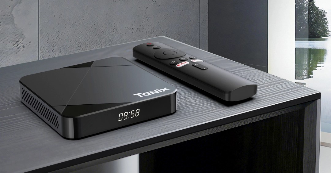 Tanix TX5 4/64 ГБ &mdash; Android 14 Smart TV приставка, вид спереди
